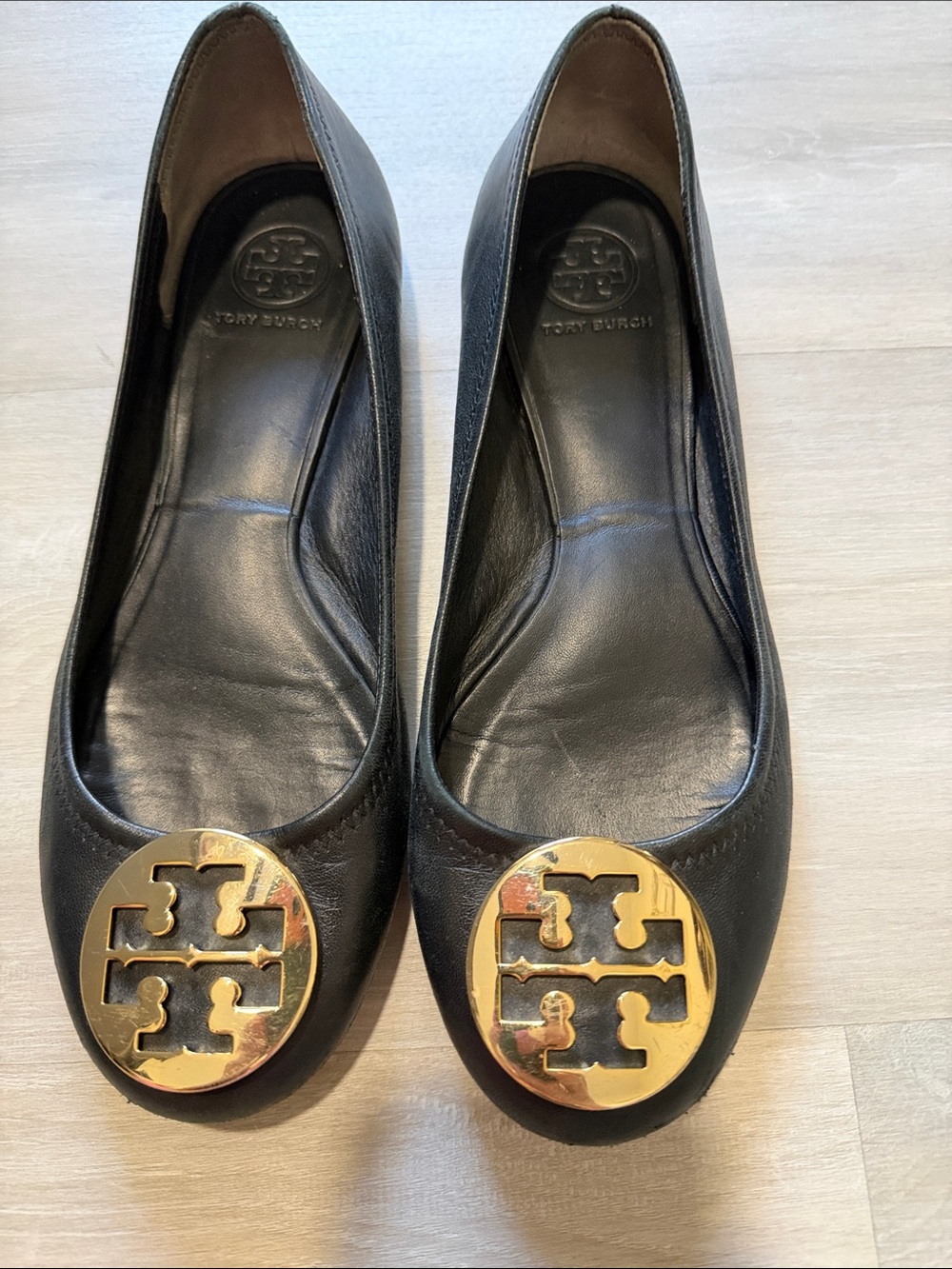 Tory Burch Black Leather Flats with Gold Logo Medallion size 10
